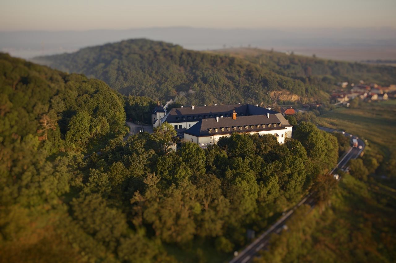 Hotel Grand Viglas Zvolen Dış mekan fotoğraf